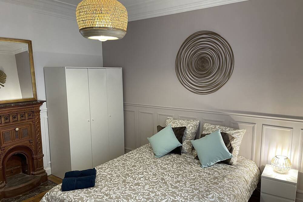 Apartamento entero, Chic fully-equipped apartment near Orly and Seine - 15mins from Paris in Choisy-le-Roi, Valle del Marne