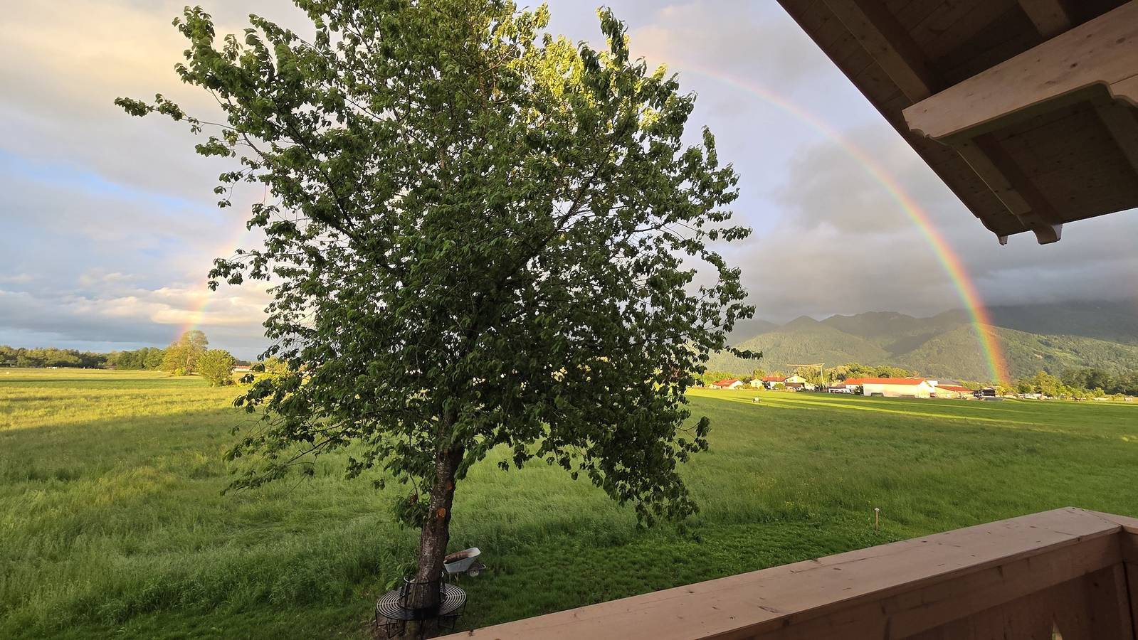 Ganze Ferienwohnung, Ferienwohnung Lederer - Ferienwohnung 90 qm mit Balkon in Übersee, Chiemsee