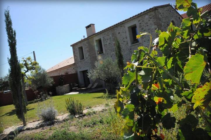 Location de vacances pour 6 personnes, avec Terrasse et Vue à Brouilla