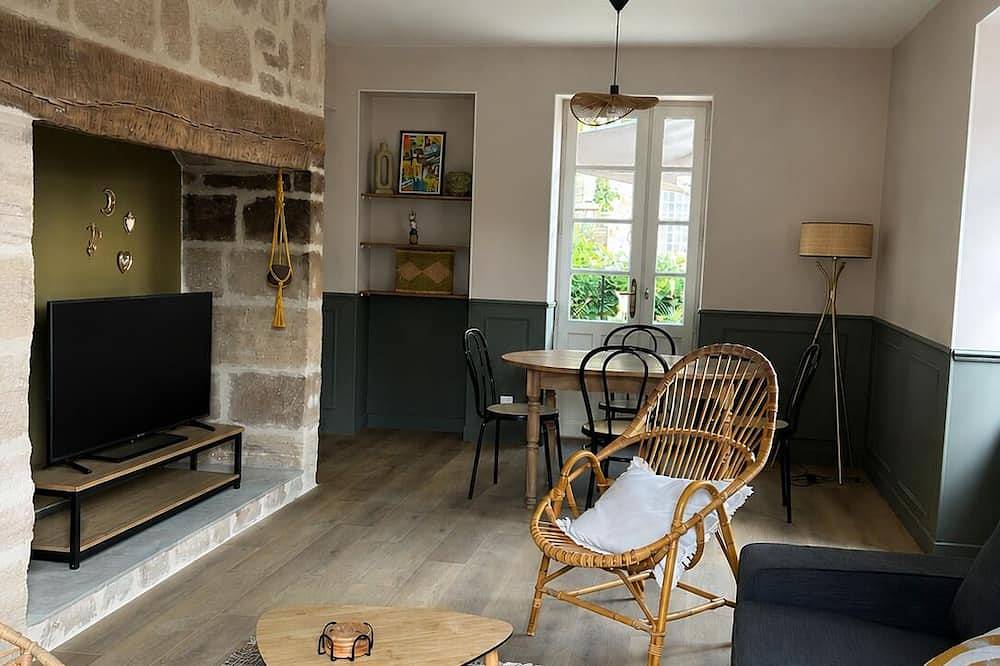 Maison Juliette, 5 minutes from Brive-la-Gaillarde in Ussac, Brive-la-Gaillarde region
