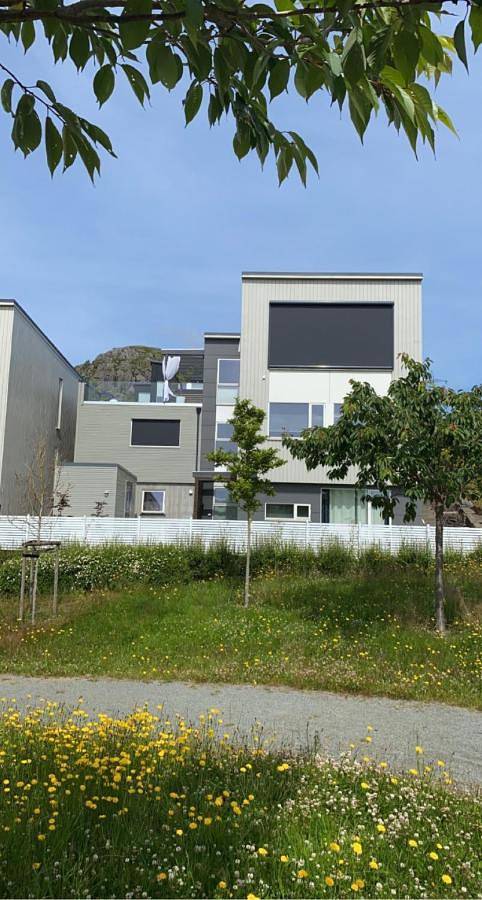 Villa für 9 Personen, mit Ausblick und Terrasse sowie Garten - 1