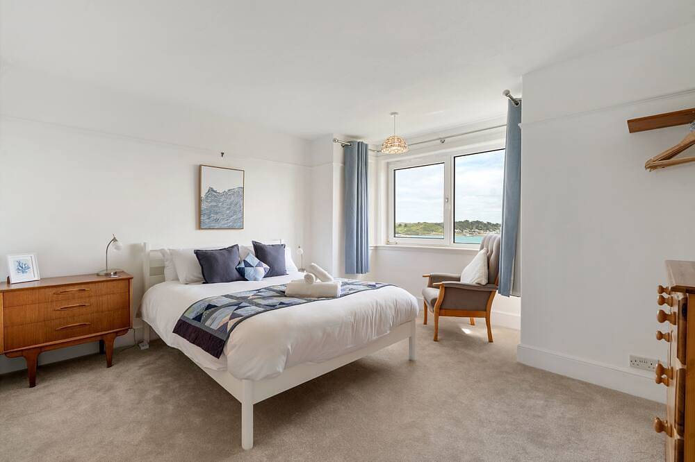 22 Treverbyn Road  - Spacious Home with amazing estuary views in Padstow, Cornwall