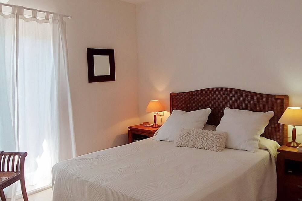 Beautiful Bungalow With Tropical Garden in Las Marinas, Dénia