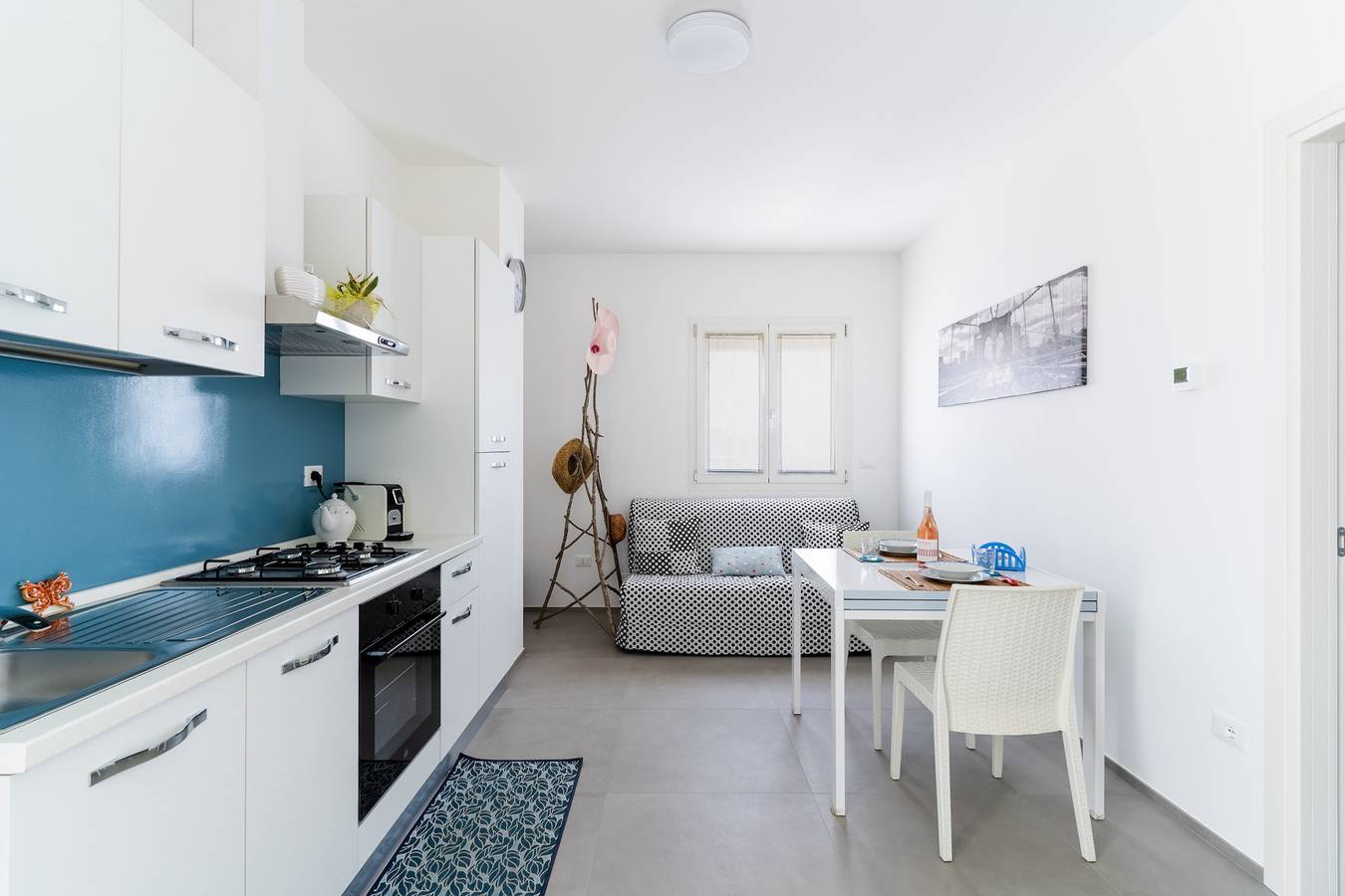 Appartamento intero, Appartamento 'Dimora Conchiglie' con terrazza privata, Wi-Fi e aria condizionata in Corsano, Provincia di Lecce