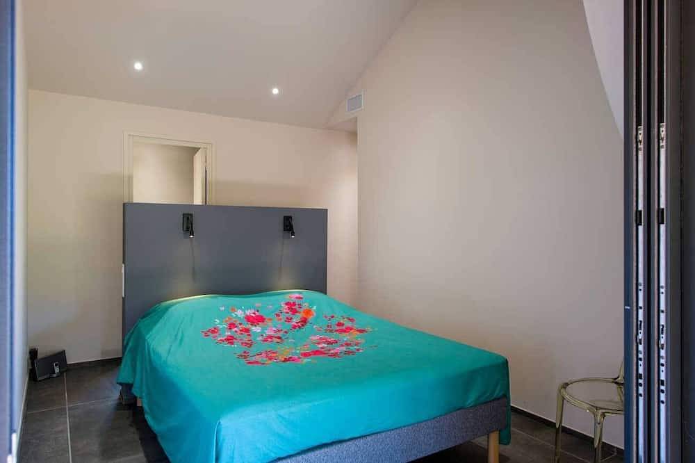 Exceptional air-conditioned house, swimming pool in Ollioules, Var, near Sanary-sur-Mer. in Ollioules, Toulon regio