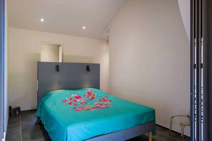 Exceptional air-conditioned house, swimming pool in Ollioules, Var, near Sanary-sur-Mer. in Ollioules, Mittelmeerküste (Frankreich)