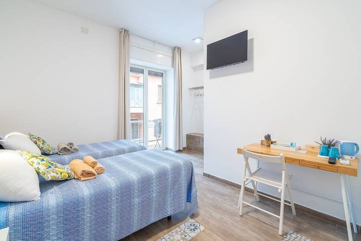 Guest House 'Raudino Rooms - Athena' with Balcony, Wi-Fi and Air Conditioning in Syracuse, Syracuse Province