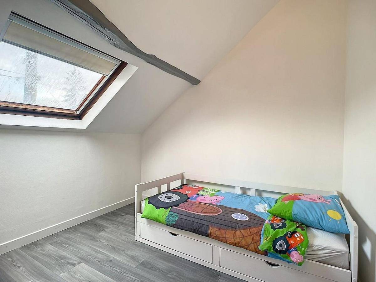 Three-Bedroom House in Villemandeur, Région de Montargis