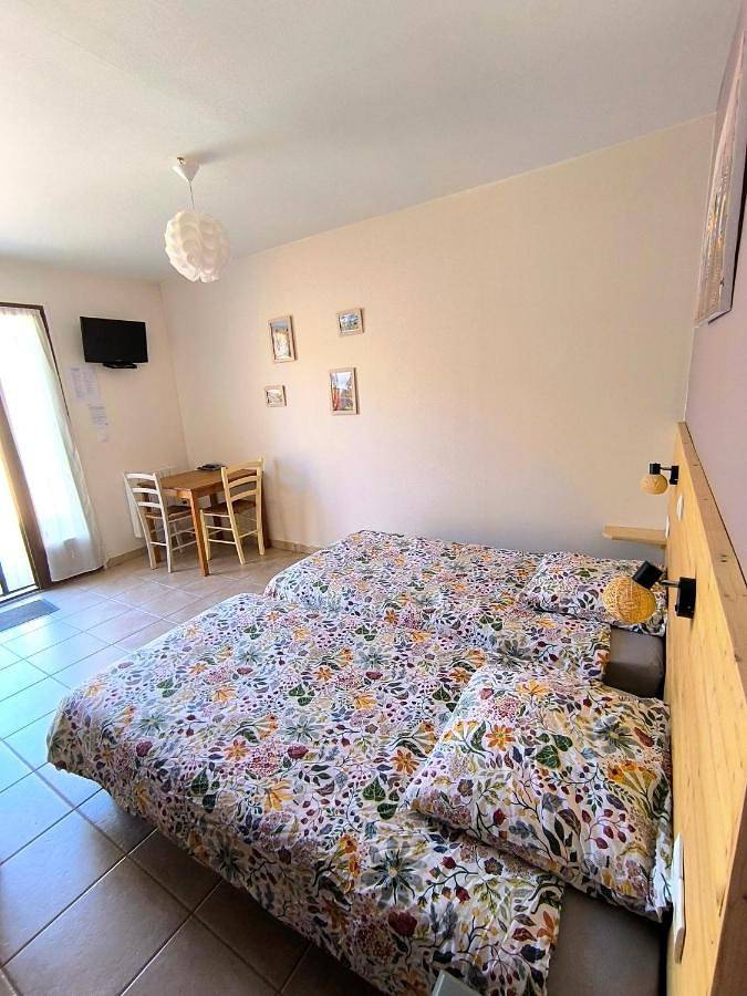 Location de vacances pour 29 personnes, avec vue ainsi que piscine et jardin à Blars - 2