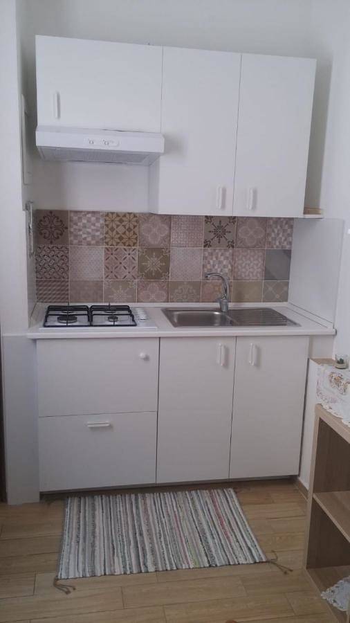 Gîte pour 3 personnes, avec terrasse et vue, animaux acceptés à Milo - 4