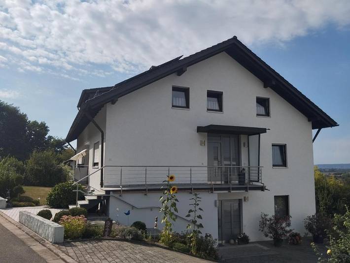 Ferienwohnung für 7 Personen, mit Balkon und Terrasse sowie Garten und Ausblick in Viereth-Trunstadt