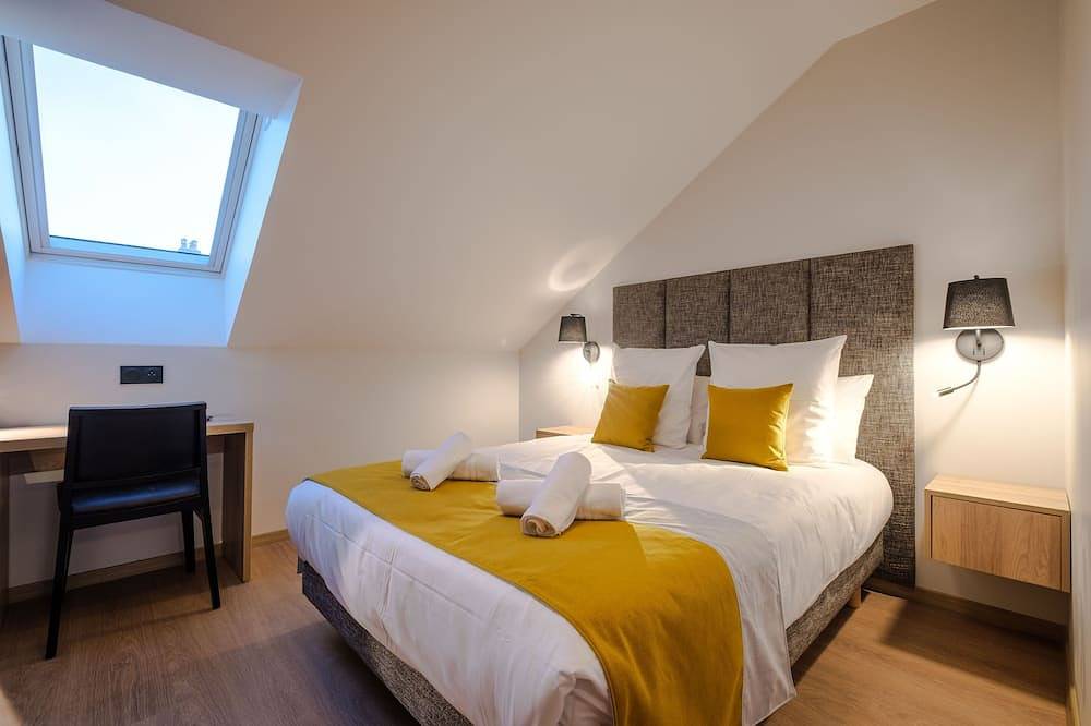 Ganze Wohnung, Grand T3 familial en centre-ville in Lons-le-Saunier, Jura