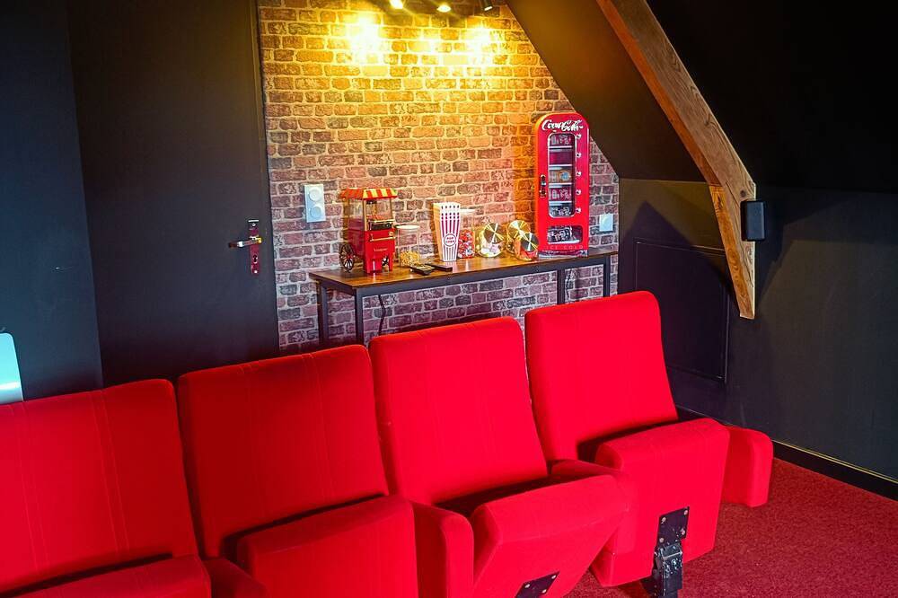 Apartamento entero, La suite du 7eme Art - 6 pers - Private cinema room in Orthez, Béarn
