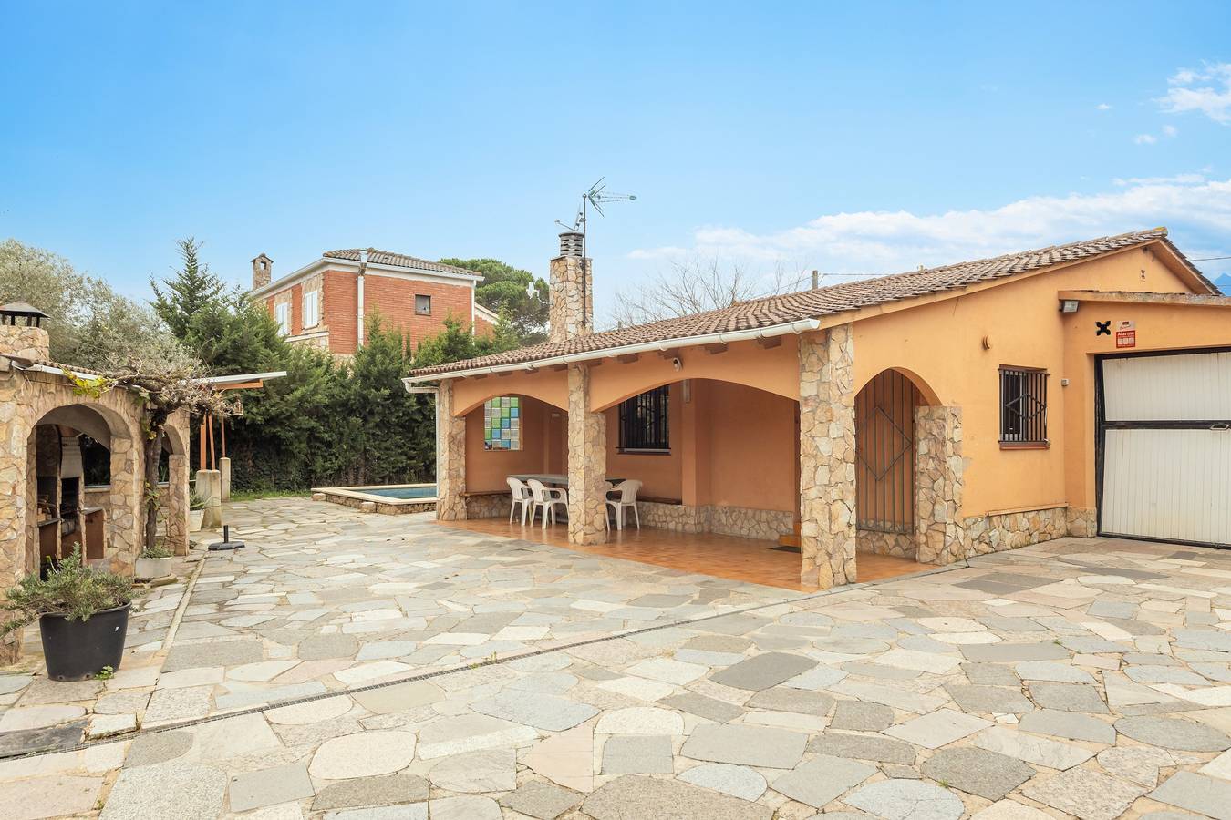 Villa 'Casa Raymond' con vistas a la montaña, piscina privada y Wi-Fi in Massanet de la Selva, Costa Brava