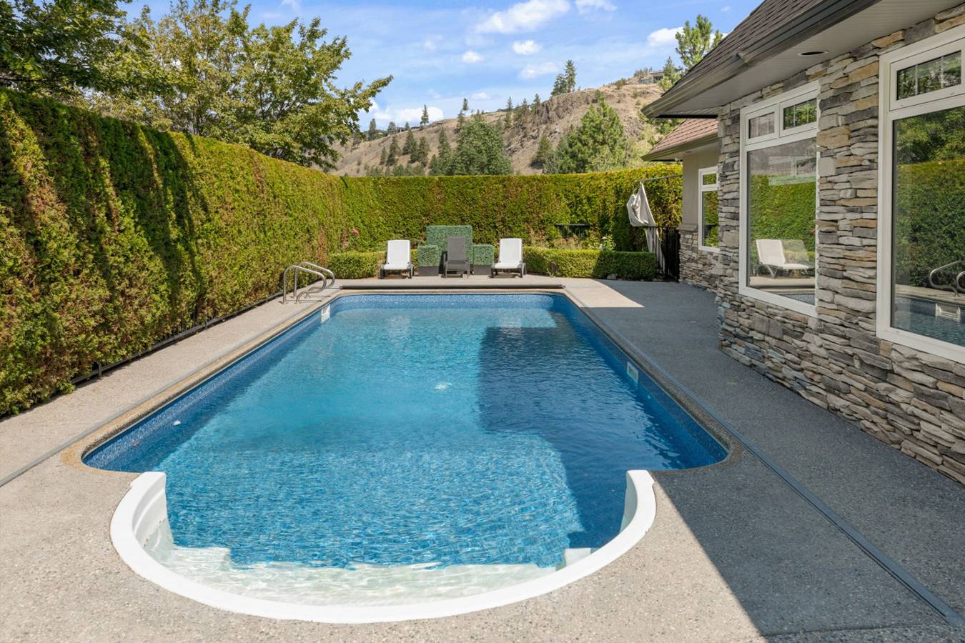 Luxurious West Kelowna Retreat w/Heated Pool & Hot Tub in West Kelowna, Crystal Mountain