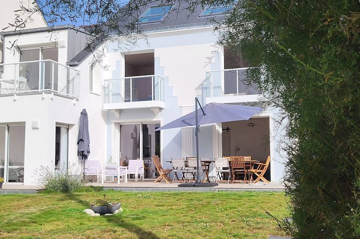 Location de vacances pour 10 personnes, avec jardin et balcon, animaux acceptés dans Pérello