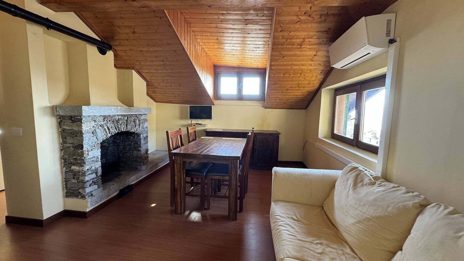 Entire apartment, Holiday apartment for 2 people in Viggiona, Trarego Viggiona