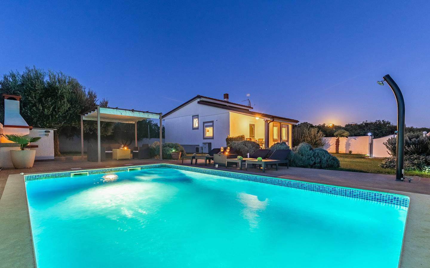 Villa per 4 persone con piscina in Pula-Medulin, Pomer