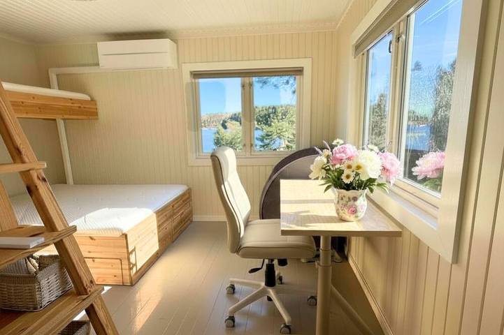 Waterfront Retreat - Frontline Oslofjord | Small boat included | Fireplace in Røyken
