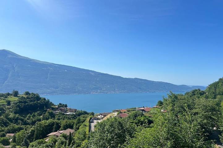 Bungalow für 5 Personen, mit Whirlpool und Terrasse sowie Garten in Tignale