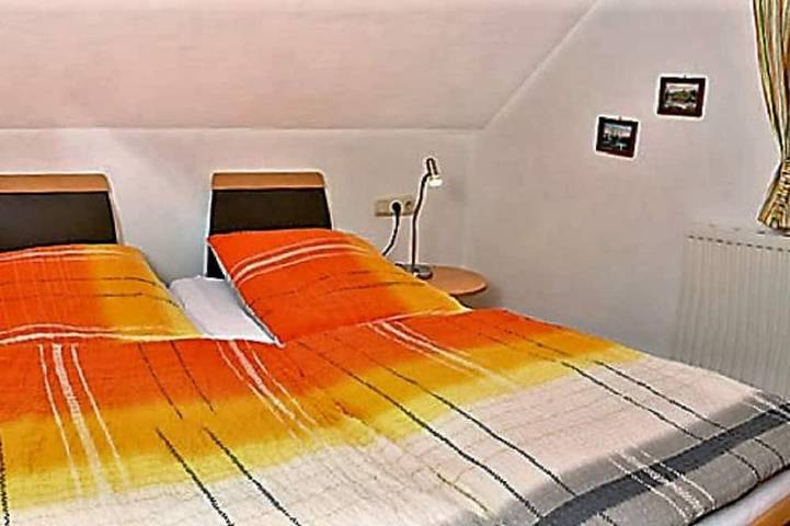 Großzügig gestaltete  Ferienresidenz für 6 Pers. mit Pool-u. Sauna- mitnutzung in Stadland, Wesermarsch