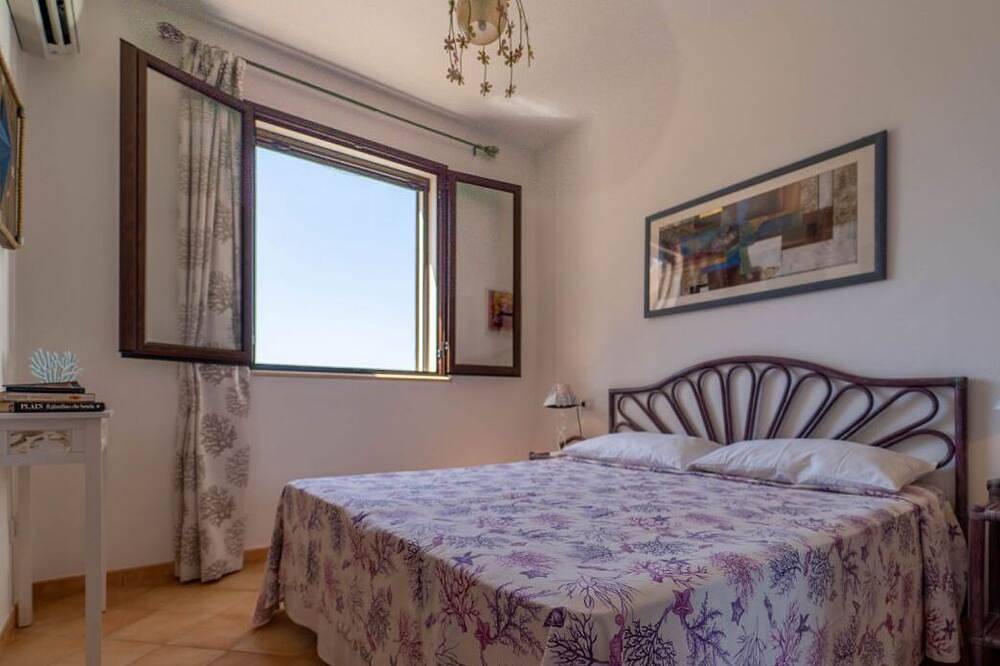 Entire apartment, Borgo Marino Beach Residence - Apartment with patio in Lampedusa City, Pelagie Islands