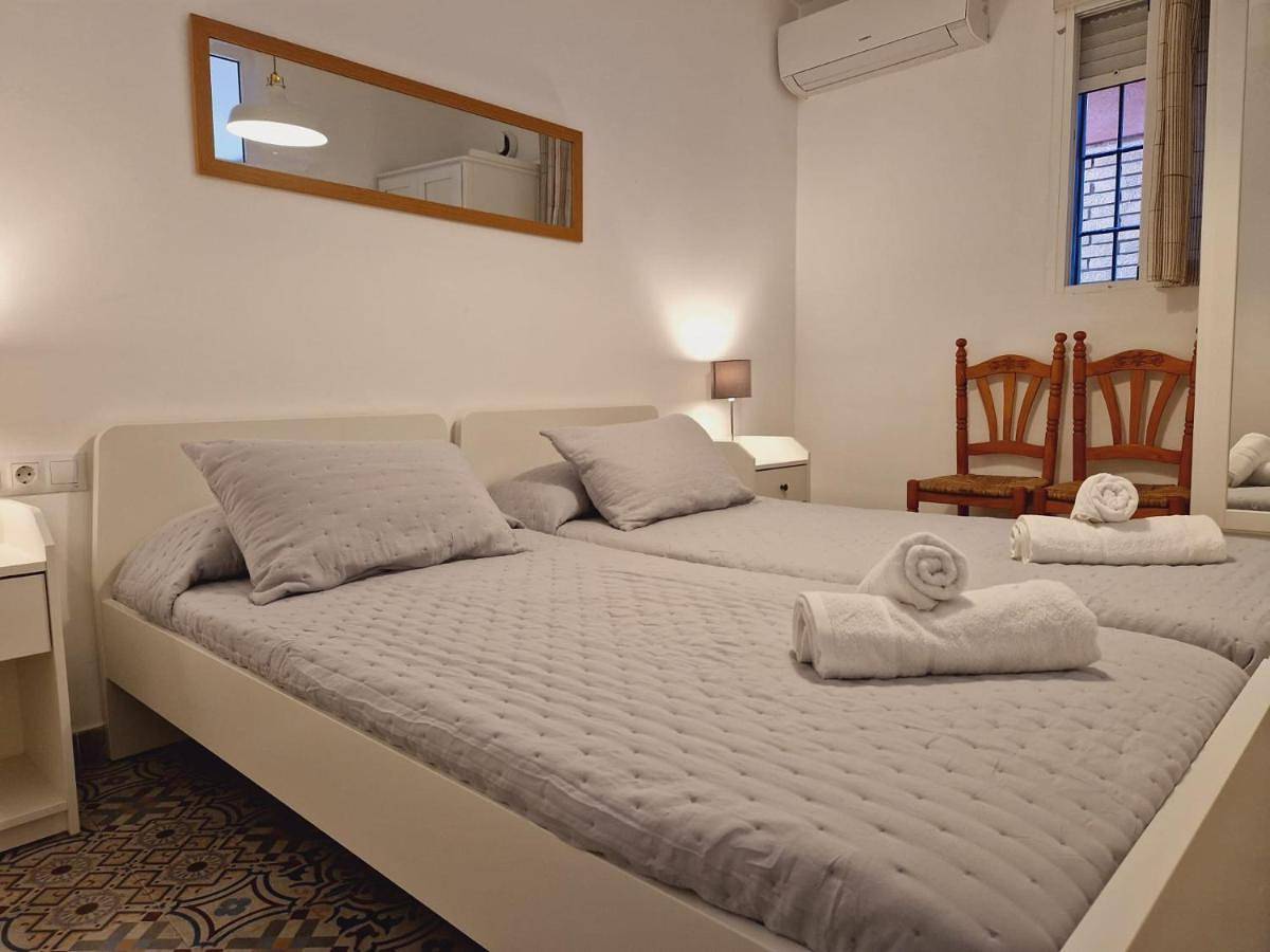 Ganze Wohnung, Beachfront Apartment on 1st Line in Playa del Palo, Malaga