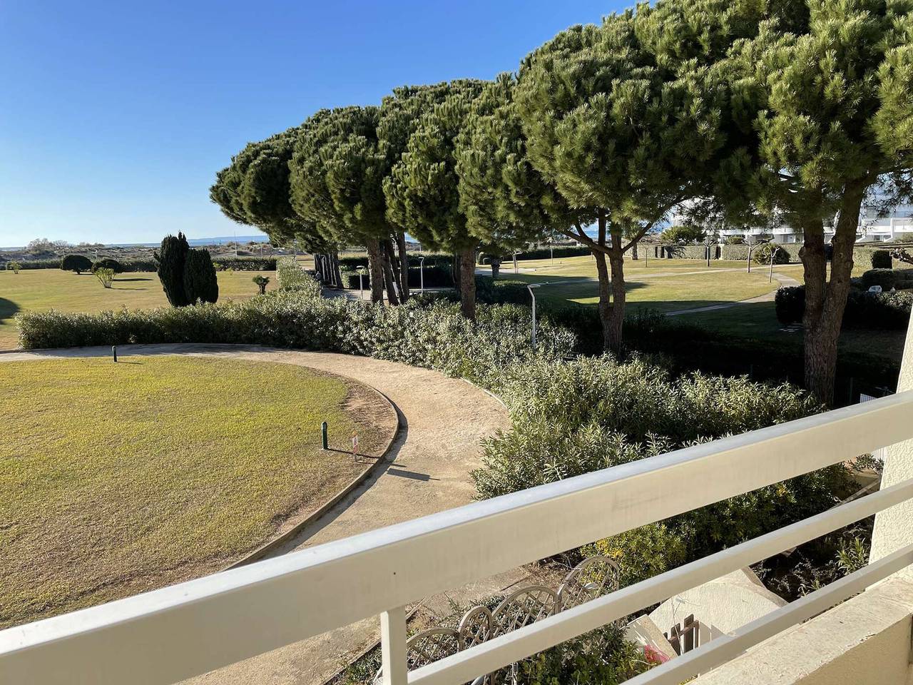 Appartement entier, Studio Cabine 4 Couchages avec Terrasse et Parking Privé, Accès Direct Plage - Port Camargue in Port Camargue, Le Grau-du-Roi
