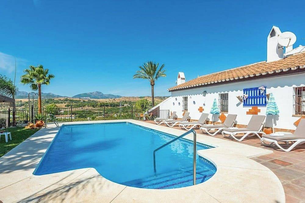 La Viña del Arenal Pizarra in Pizarra, Málaga Province