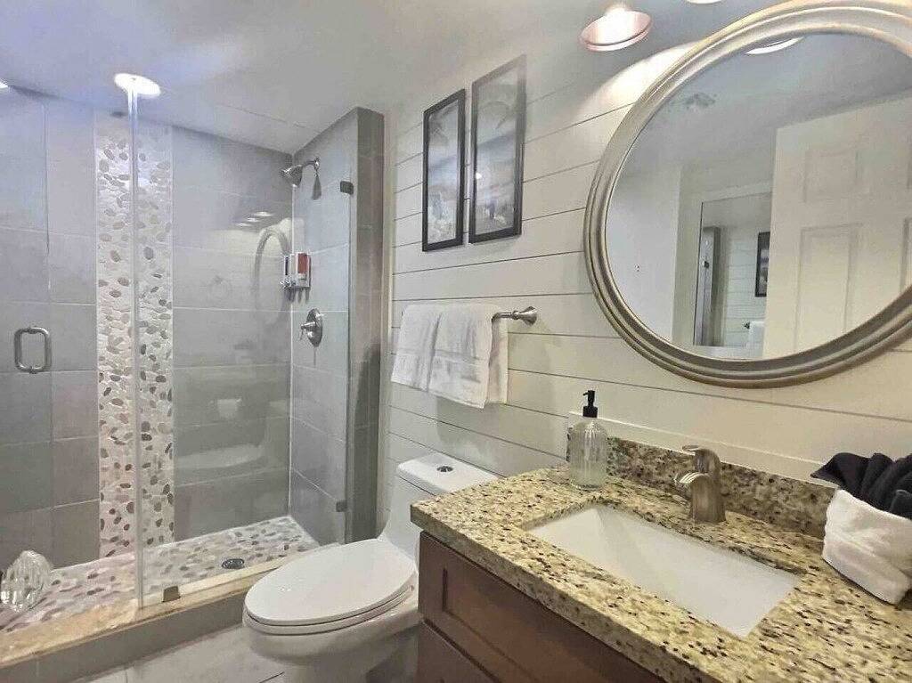 Ganze Wohnung, Modern and Coastal Ocean Pointe 2307 in Tavernier, Monroe County