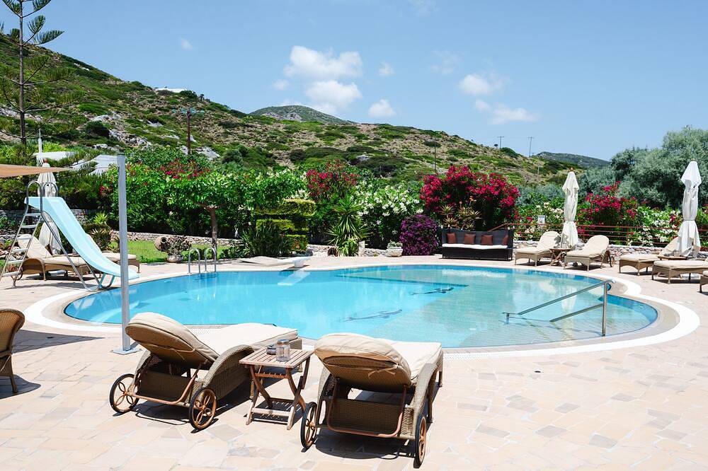 Private sunkissed Estate in the heart of Aegean -Villa D'Amour in Achilli, Skyros