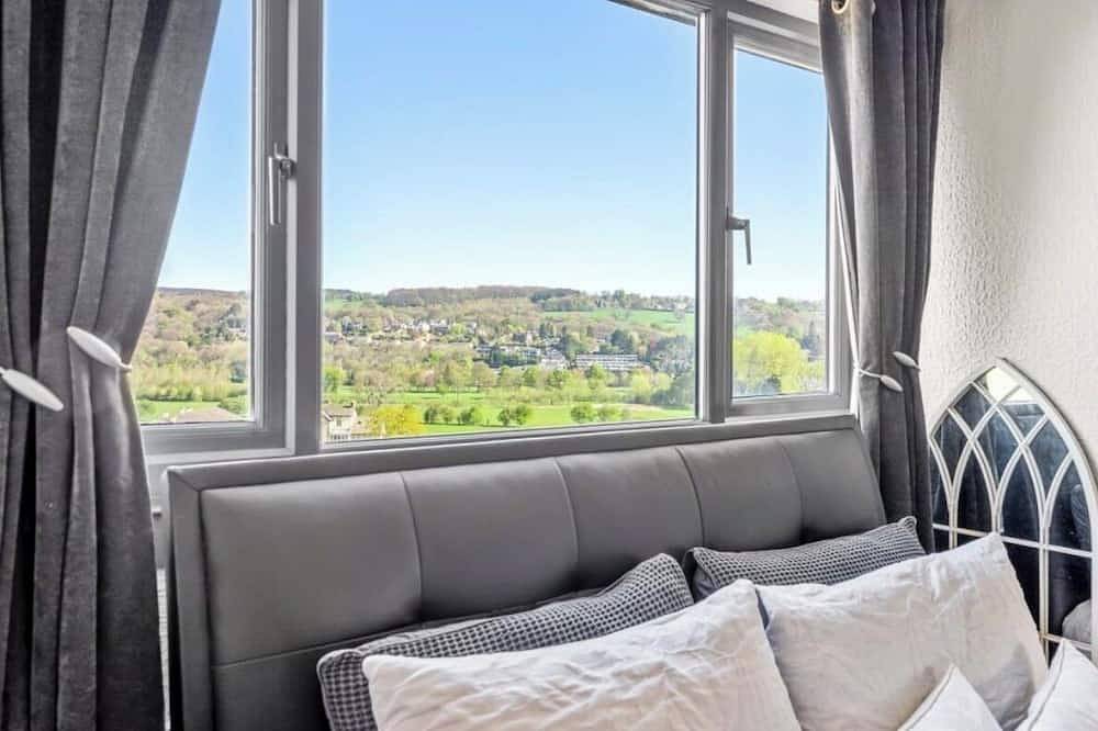 Wharfe View Cottage Ilkley. Spectacular views. Designer inspired. Cosy. in Ilkley, West Yorkshire