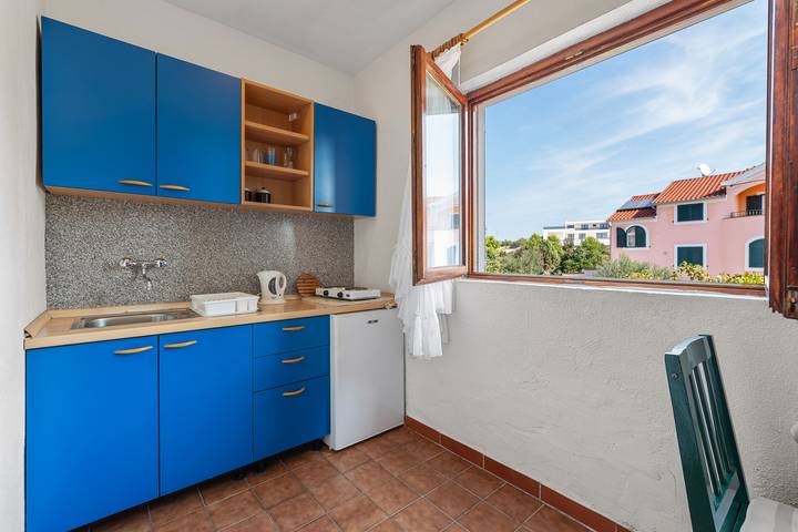 Ferienwohnung für 3 Personen, mit Balkon und Garten in Sibenik - 4