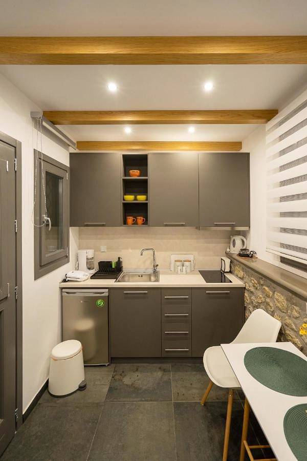 Gîte pour 2 personnes, avec terrasse, adapté aux familles dans Kalambáka - 4