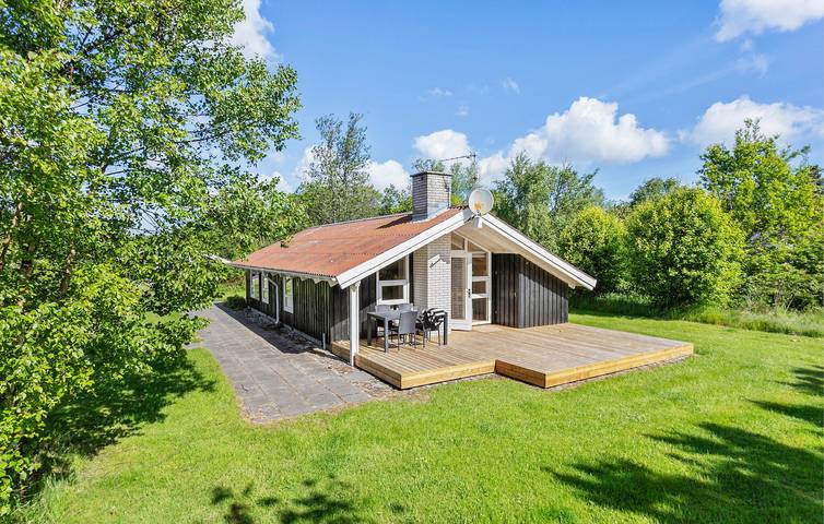 Ferienhaus für 6 Personen, mit Terrasse und Garten in Bratten