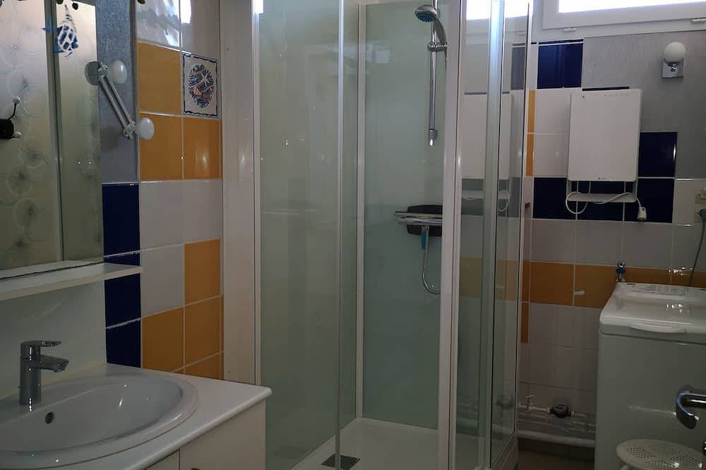 Gîte de charme 4 personnes avec accés à la piscine chauffée et couverte in Blessy, Région de Béthune