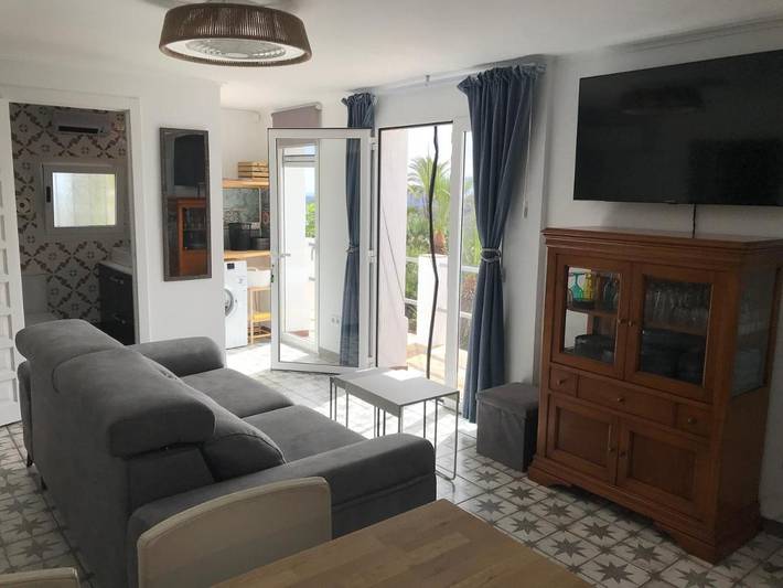 Ferienwohnung für 2 Personen, mit Balkon und Terrasse sowie Garten und Pool