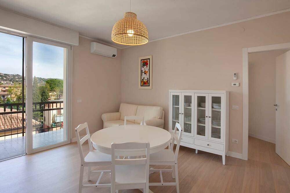 Ganze Wohnung, Residenza Ca' Bianca - Nur wenige Schritte zum See in Garda, Gardasee-Berge