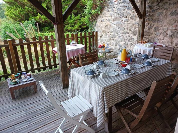 Gîte pour 3 personnes, avec piscine ainsi que jardin et vue dans Grand étang de Saint-Estèphe - 2