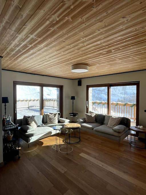Chalet pour 18 personnes, avec terrasse et sauna ainsi que jardin et vue, animaux acceptés dans Cervinia - 3