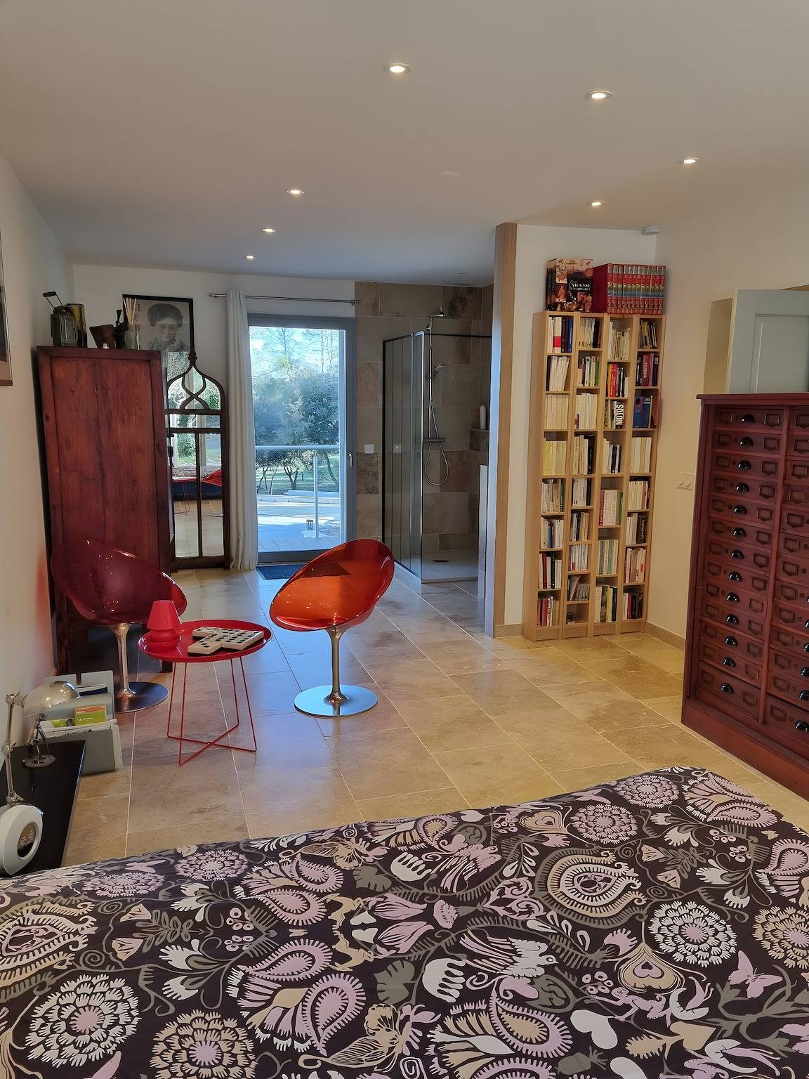 Chambre d’hôtes « Chambre 2 Chine » avec piscine partagée, Wi-Fi et climatisation in Cotignac, Région de Brignoles