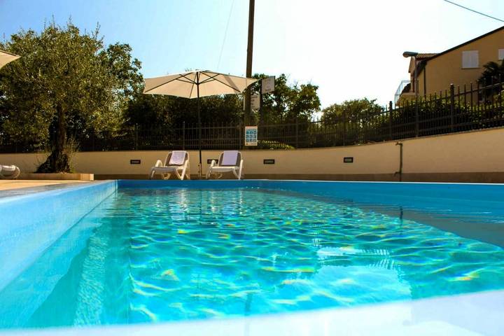 Villa für 12 Personen, mit Pool und Garten in Poreč - 4