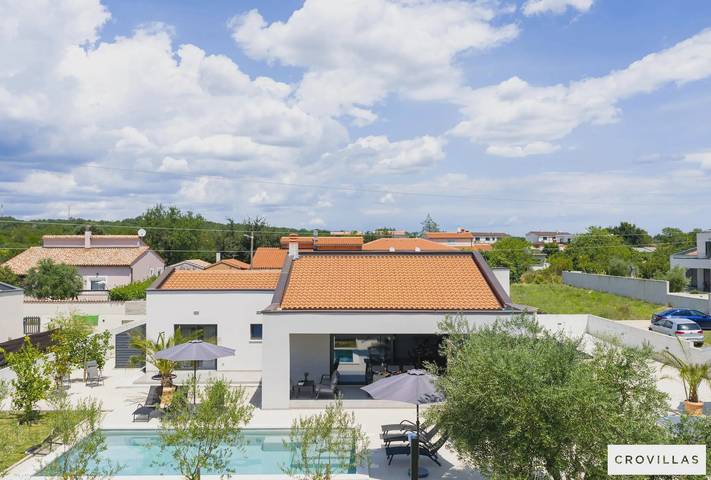 Villa pour 6 personnes, avec piscine à Loborika