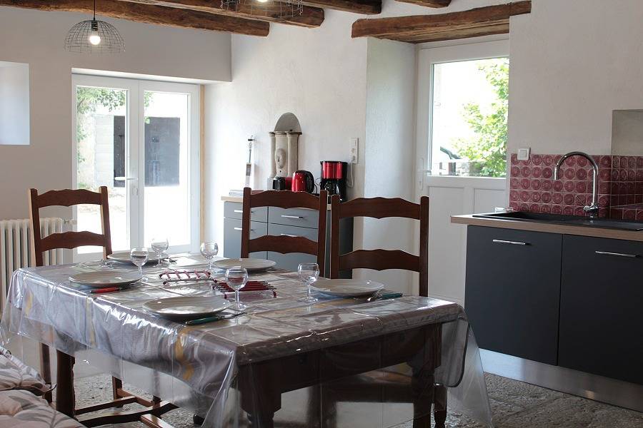 Encantadora casa rural con jardín y TV, a 1,5 km de la playa in Marigny (Jura), Lago de Chalain