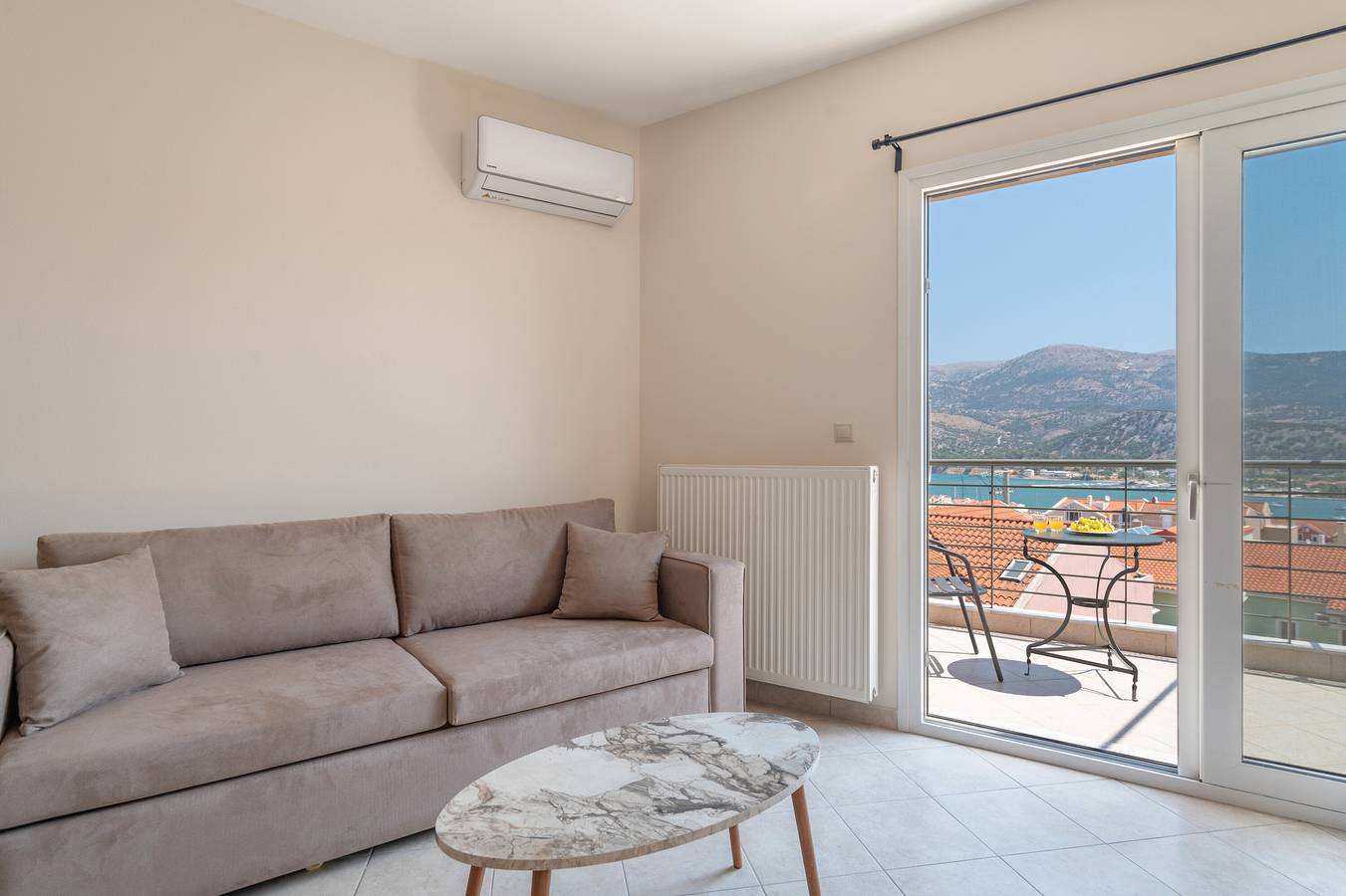 Ganze Wohnung, Apartment 'Ardavani City 10' mit Meerblick, Wlan und Klimaanlage in Argostoli, Kefalonia