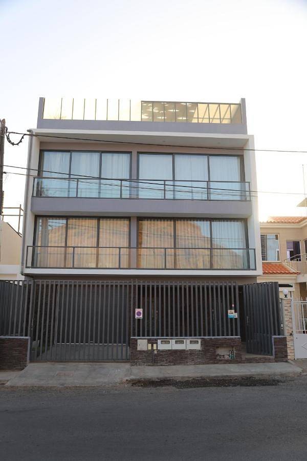 Gîte pour 6 personnes, avec piscine ainsi que terrasse et vue dans Praia - 2