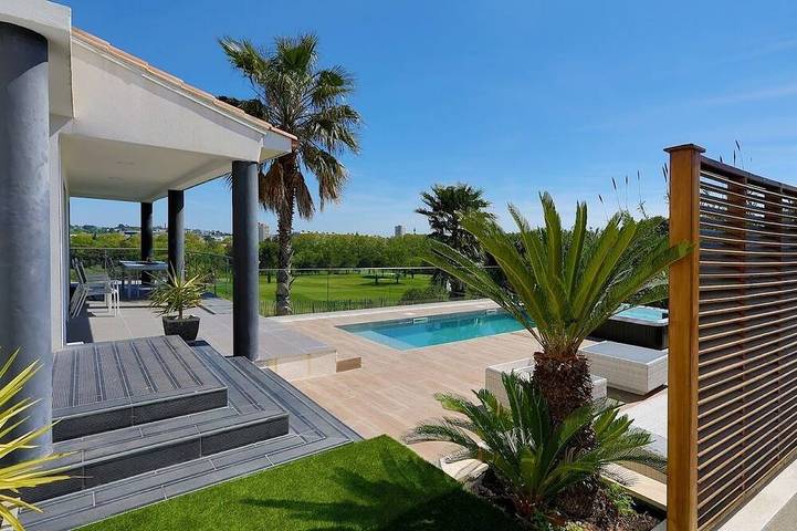 Villa pour 8 personnes, avec Jacuzzi et Jardin