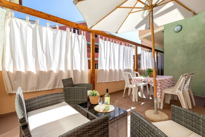 Casa vacanza per 3 persone, con Balcone a Lu Bagnu