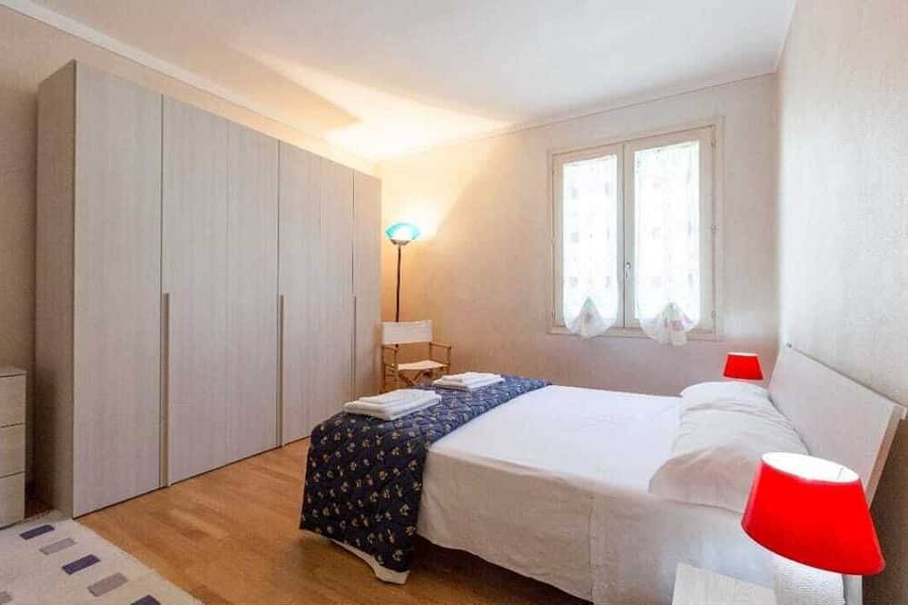Villa Petra In The Center Of The Country Near The Lake in Padenghe sul Garda, Gardasee-Berge