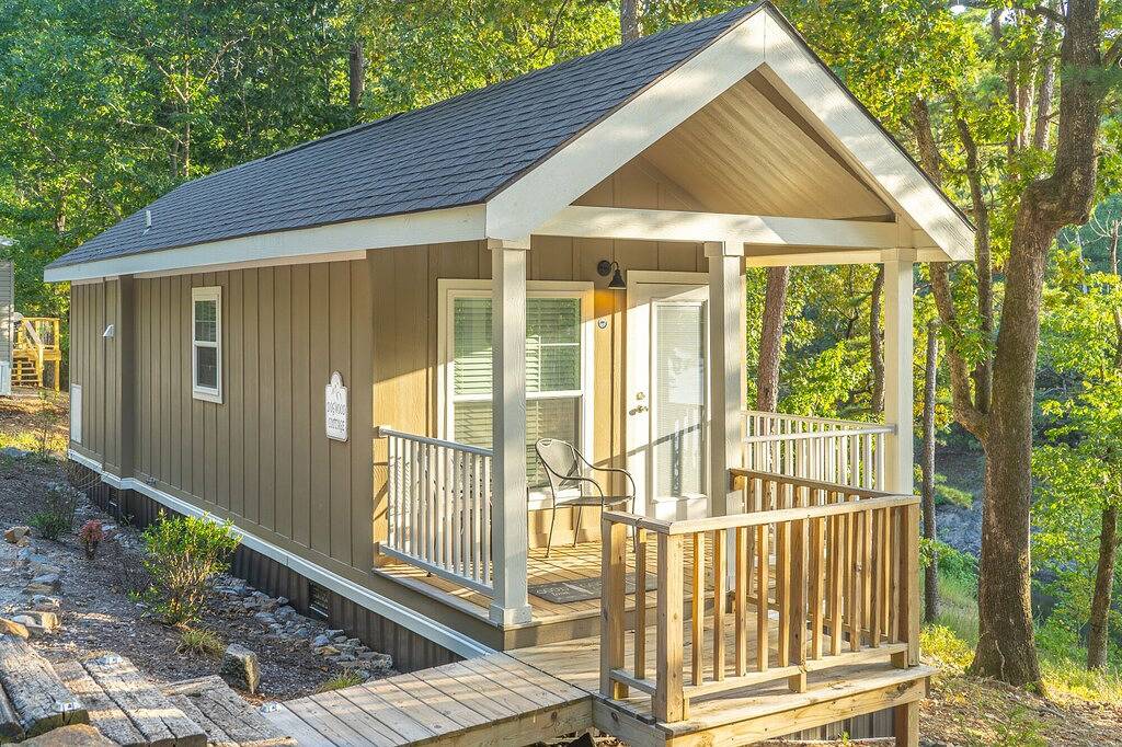 Dogwood Cottage at Safe Harbor Brady Mountain on Lake Ouachita! in Lake Ouachita